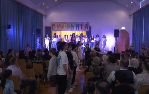 Mamma Mia Das Musical Der NMS Gänserndorf Gesamt